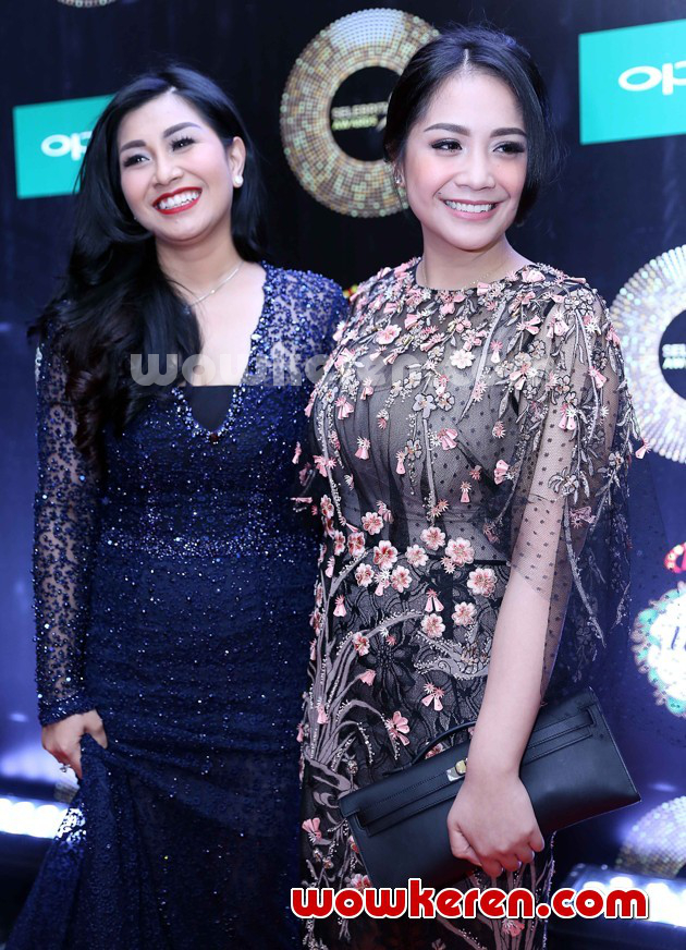 Gambar Foto Nisya Ahmad dan Nagita Slavina Hadir di Selebrita Awards 2016