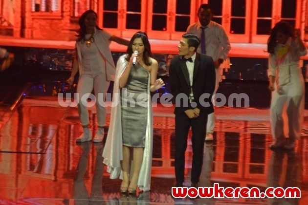 Gambar Foto Penampilan Isyana Sarasvati di HUT Global TV 'Amazing 14'
