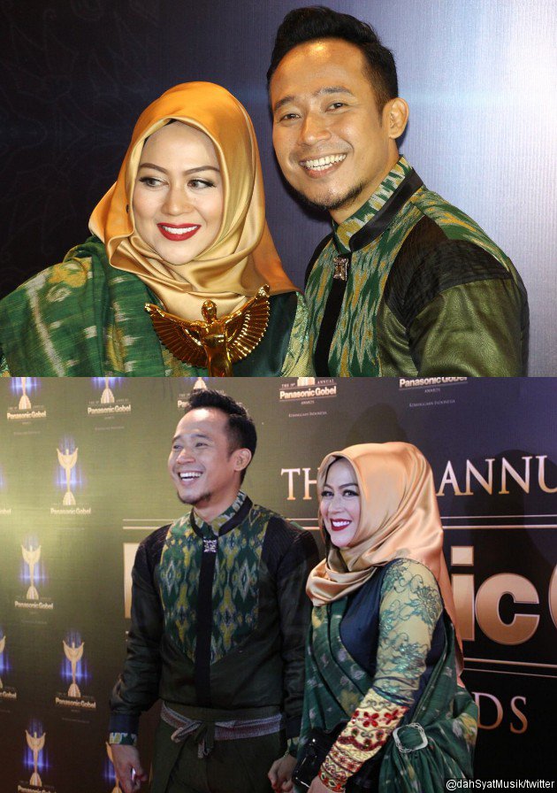 Gambar Foto Denny Cagur Didampingi Istri di Panasonic Gobel Awards 2016