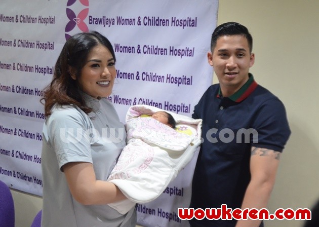 Gambar Foto Nindy Dikaruniai Anak Kedua