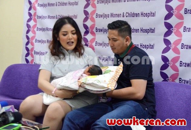 Gambar Foto Nindy Dikaruniai Anak Kedua