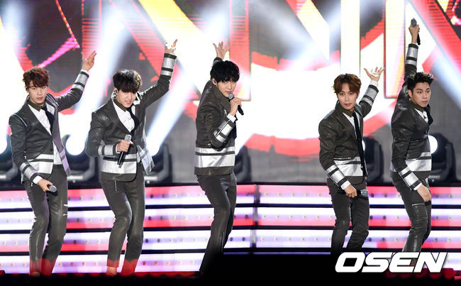 Gambar Foto KNK di Penutupan Busan One Festival 2016