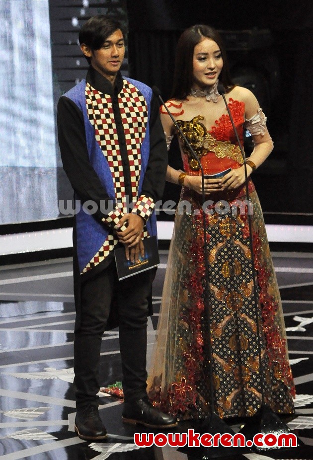 Foto Immanuel Caesar Hito Dan Natasha Wilona Bacakan