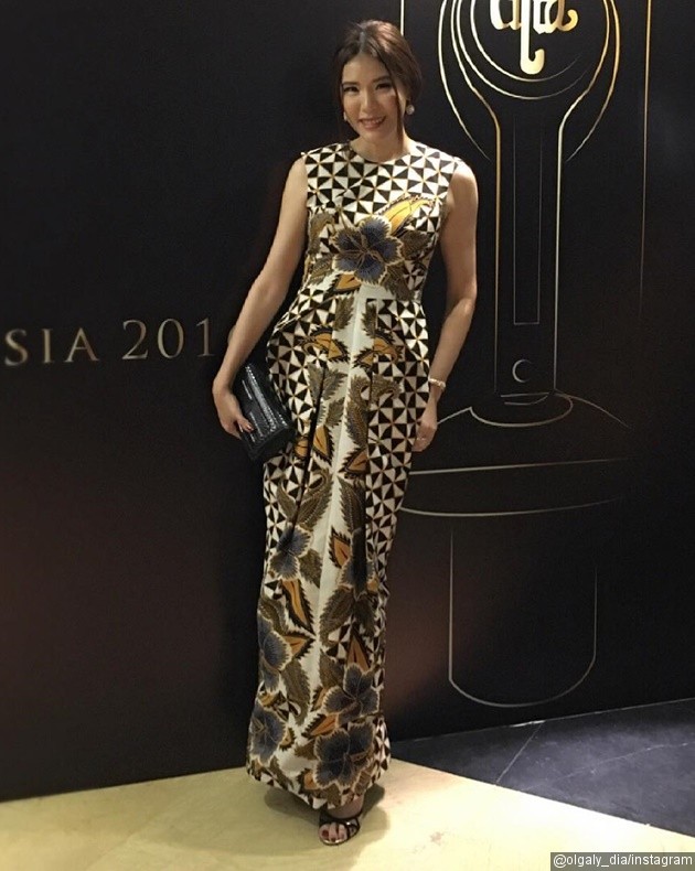 Gambar Foto Olga Lydia di Festival Film Indonesia 2016