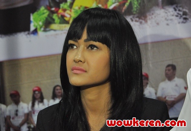 Gambar Foto Julia Perez Resmi Minta Maaf pada Nikita Mirzani
