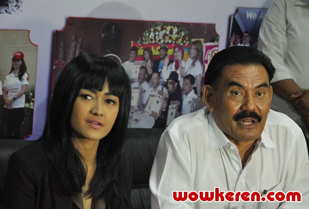 Gambar Foto Julia Perez Resmi Minta Maaf pada Nikita Mirzani