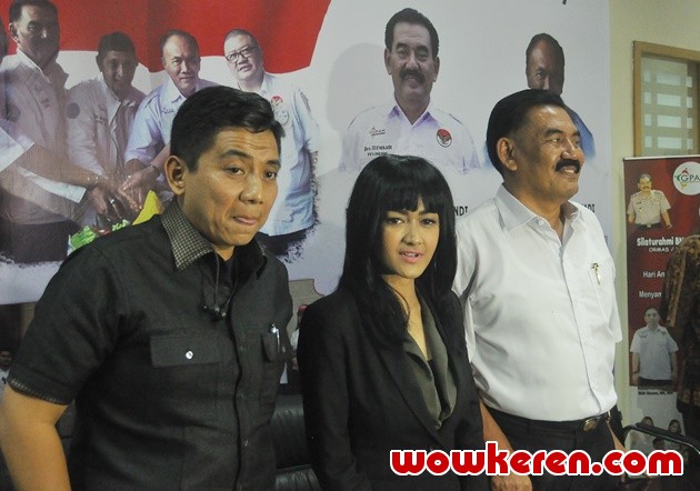 Gambar Foto Julia Perez Resmi Minta Maaf pada Nikita Mirzani