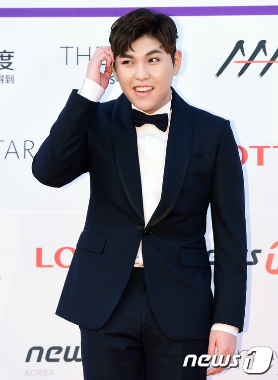 Gambar Foto Han Dong Geun di Red Carpet Asia Artist Awards 2016