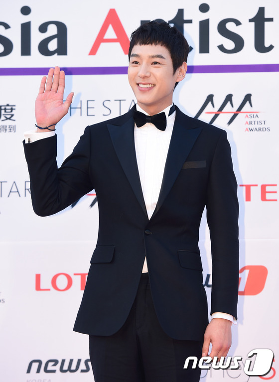 Gambar Foto Kwak Si Yang di Red Carpet Asia Artist Awards 2016