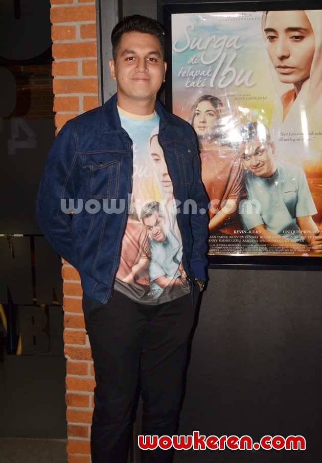 Gambar Foto Kevin Julio di Konferensi Pers Film 'Surga di Telapak Kaki Ibu'