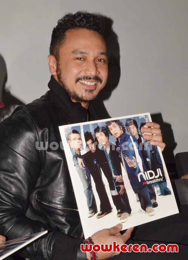Gambar Foto Giring Nidji di Peluncuran Album 'Breakthru' Edisi Khusus Vinyl