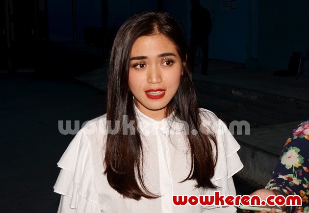 Gambar Foto Jessica Iskandar Ditemui Usai Mengisi Program 'Rumpi'