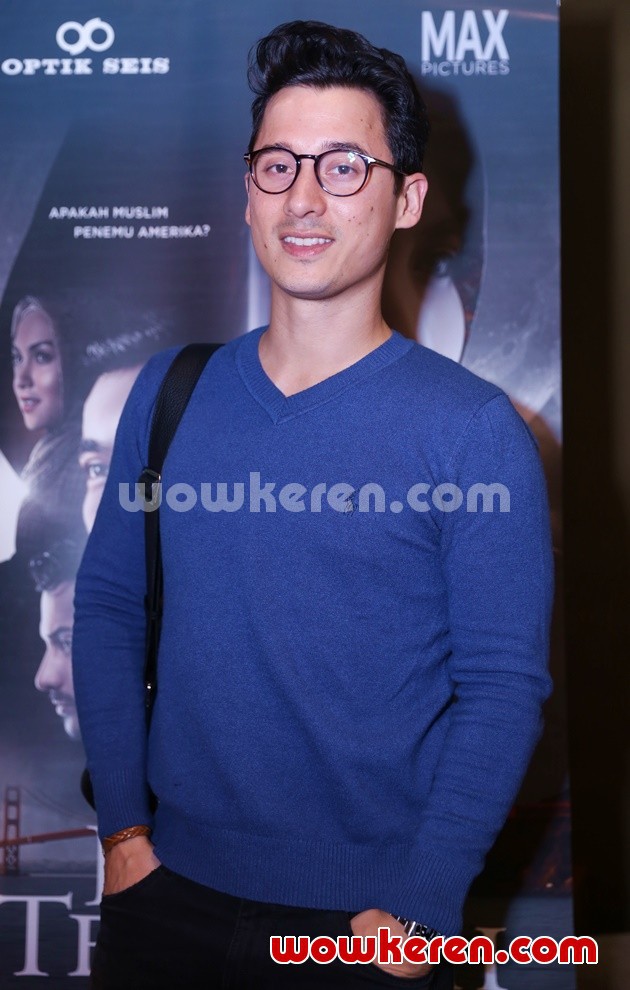 Gambar Foto Nino Fernandez di Gala Premier Film 'Bulan Terbelah di Langit Amerika 2'