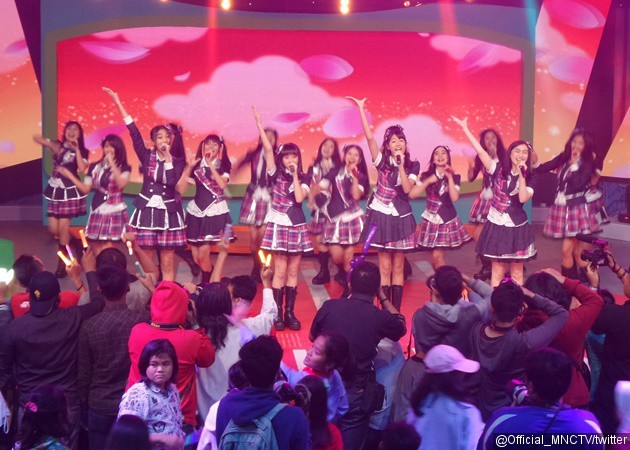 Gambar Foto JKT48 Meriahkan Panggung Mom & Kids Awards 2016