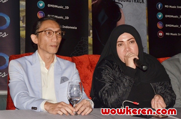 Foto Anto Hoed dan Melly Goeslaw di Launching OST 'Surga ...