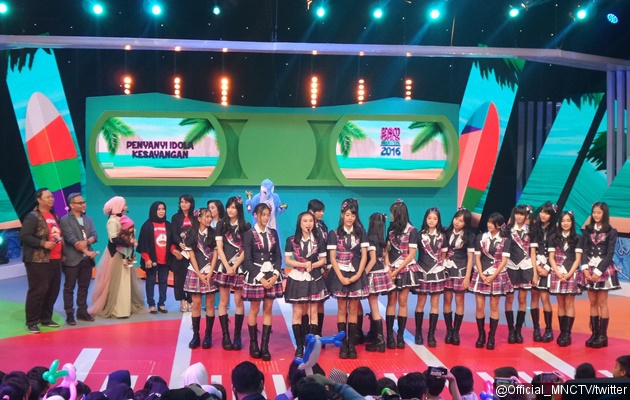 Gambar Foto JKT48 Berhasil Bawa Pulang Gelar 'Penyanyi Idola Kesayangan'