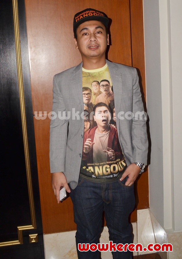 Gambar Foto Raditya Dika di Press Screening Film 'Hangout'