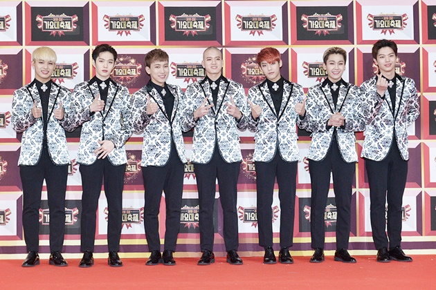 Gambar Foto BTOB di Red Carpet KBS Gayo Daechukje 2016