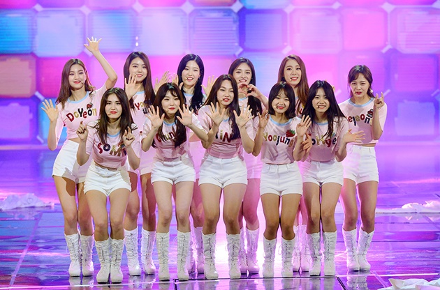 Gambar Foto IOI Tampil di Pangung KBS Gayo Daechukje 2016