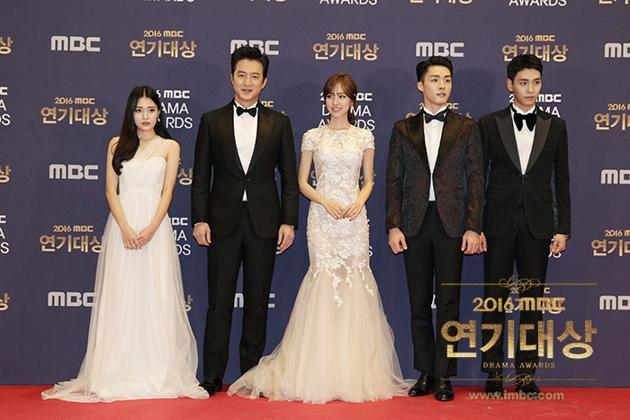 Gambar Foto Choi Tae Joon, Seo Ha Joon cs di Red Carpet MBC Drama 2016