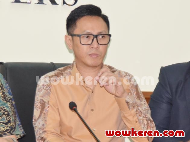 Gambar Foto Eko Patrio di Kantor Dewan Pers, Jakarta
