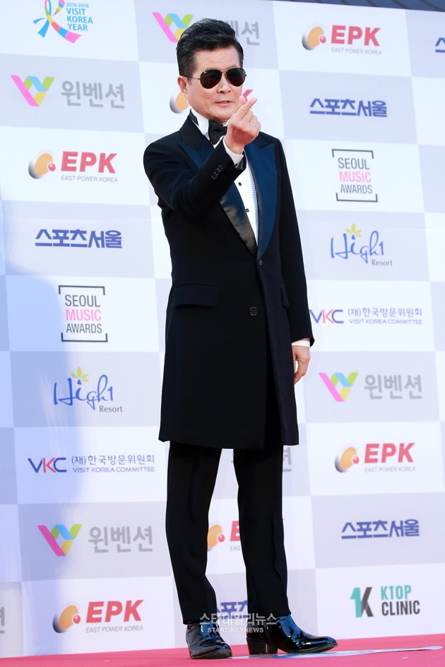 Gambar Foto Tae Jin Ah di Red Carpet Seoul Music Awards 2017