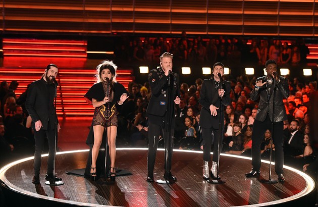 Gambar Foto Pentatonix Tampil Nyanyikan Lagu 'ABC'