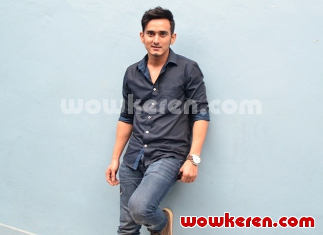 Gambar Foto Haydar Ali Assegaf Ditemui Usai Mengisi Program 'Rumpi'
