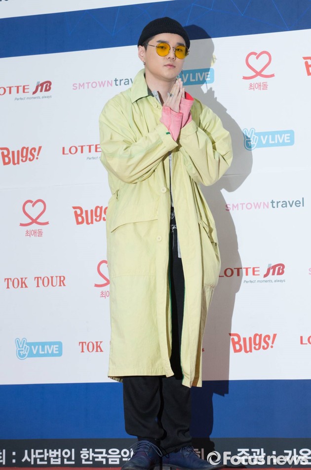 Gambar Foto DEAN di Red Carpet Gaon K-Pop Chart Awards 2017