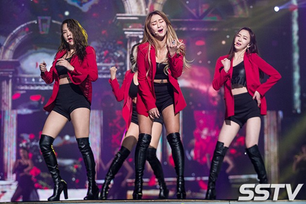 Gambar Foto Sistar Tampil Seksi Nyanyikan Lagu 'I Like That'