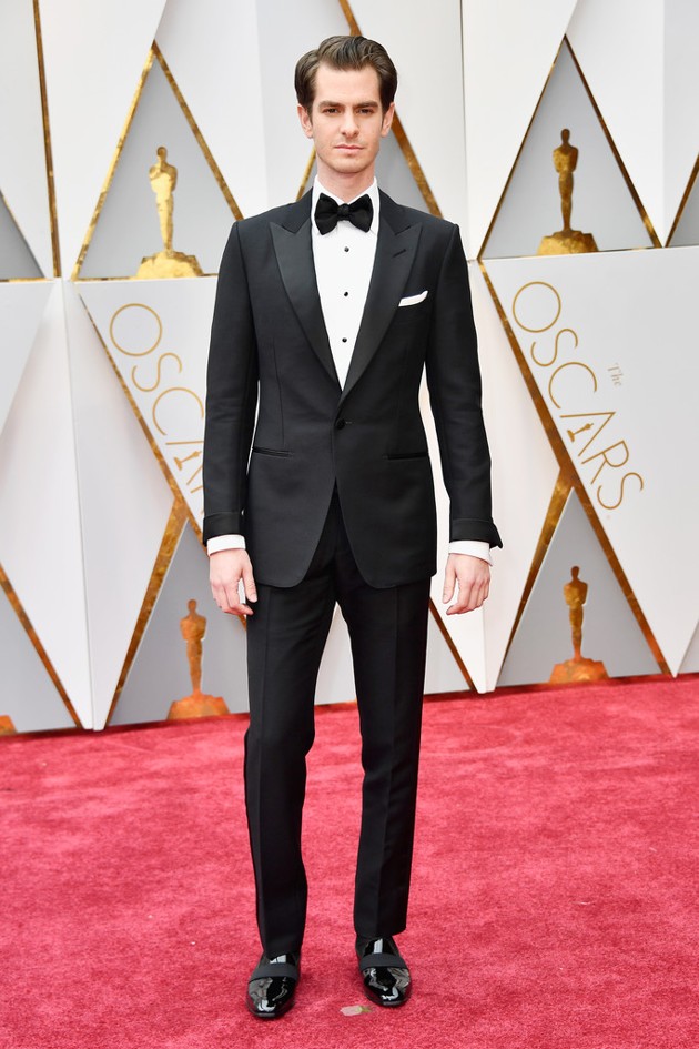 Gambar Foto Andrew Garfield di Red Carpet Oscar 2017