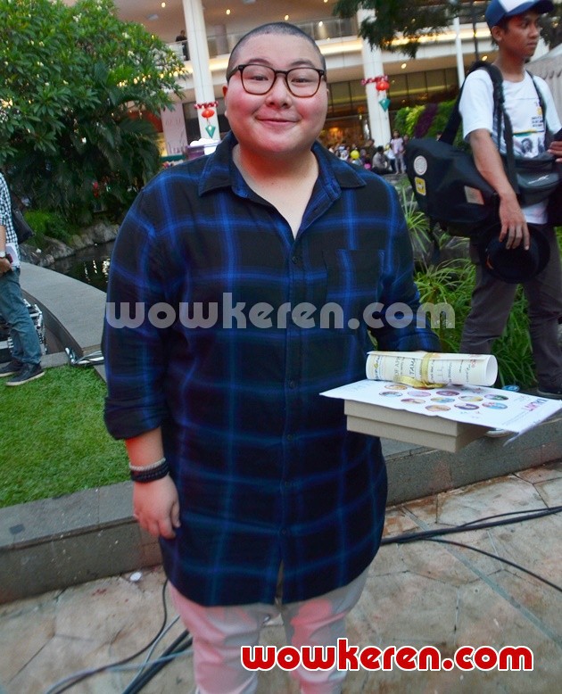 Gambar Foto Yuka Tamada Berpartisipasi dalam Acara 'Berani Gundul' yang Diadakan YKAKI