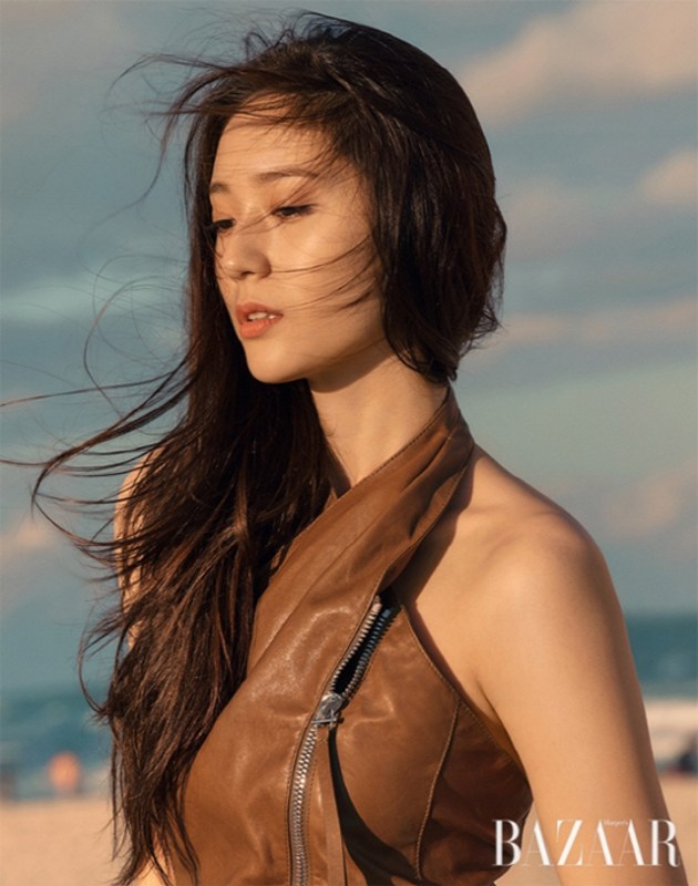 Gambar Foto Krystal f(x) di Majalah Harper's Bazaar Edisi Februari 2017
