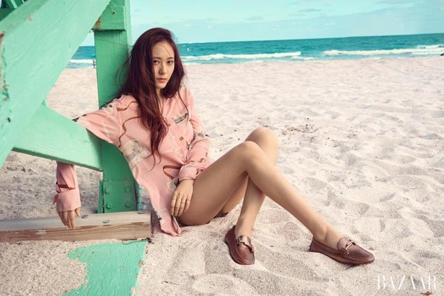 Gambar Foto Krystal f(x) di Majalah Harper's Bazaar Edisi Februari 2017