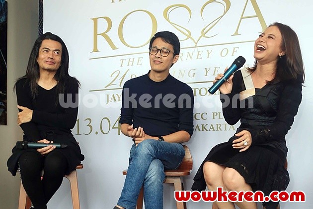 Gambar Foto Konser 'Rossa: The Journey 21 Dazzling Years' Didukung oleh Jay Subiakto dan Tohpati