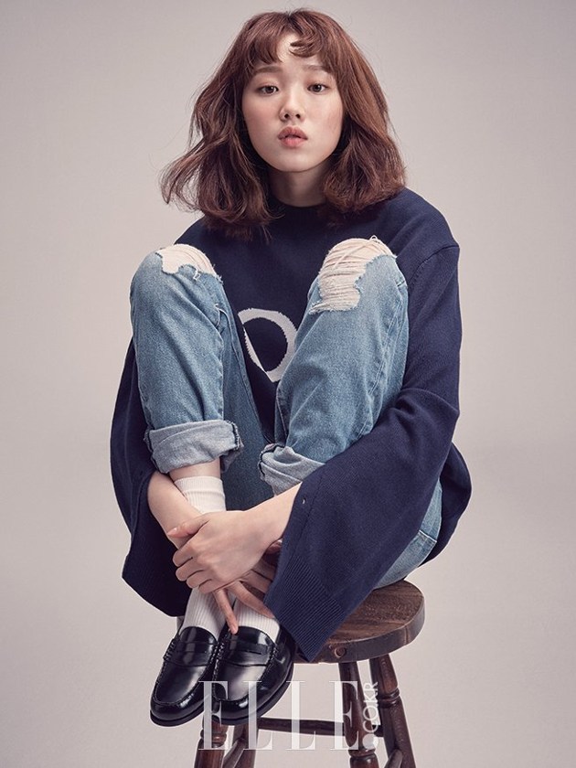 Gambar Foto Lee Sung Kyung di Majalah ELLE Edisi Februari 2017