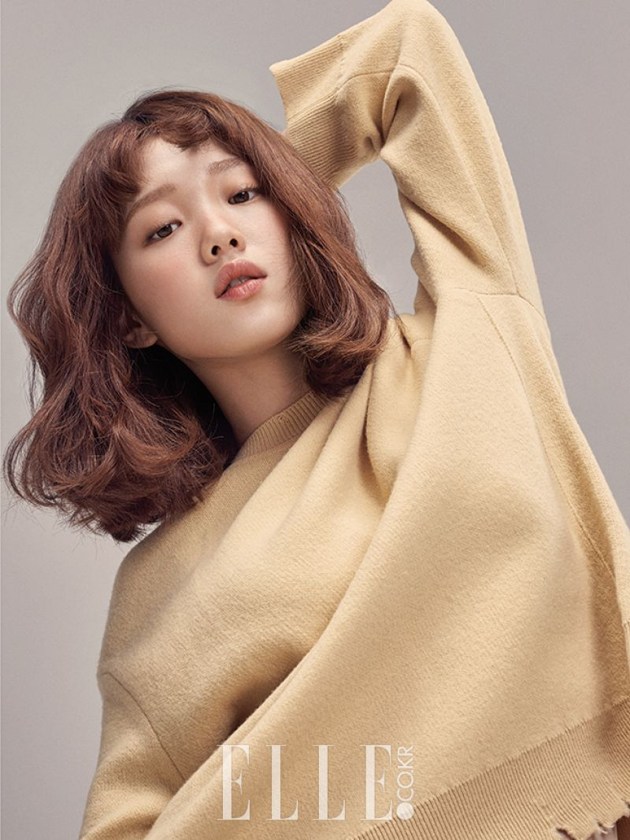 Gambar Foto Lee Sung Kyung di Majalah ELLE Edisi Februari 2017
