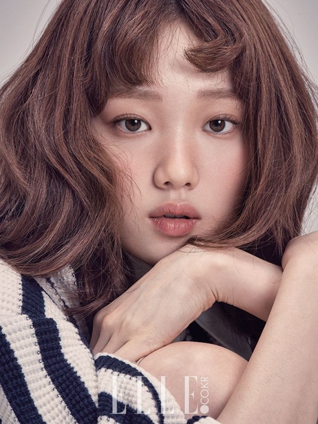 Gambar Foto Lee Sung Kyung di Majalah ELLE Edisi Februari 2017