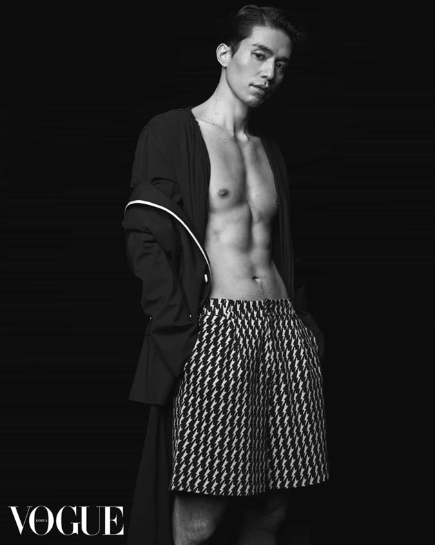 Gambar Foto Lee Dong-wook di Majalah Vogue Edisi Maret 2017