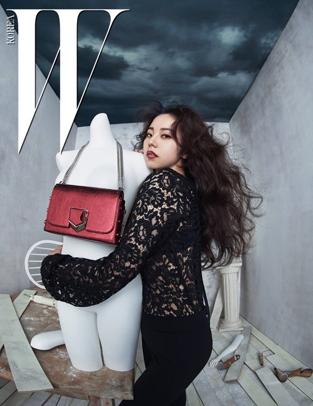 Gambar Foto Sohee di Majalah W Edisi Januari 2017