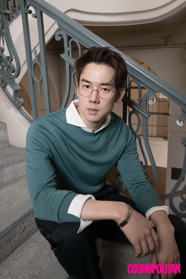 Gambar Foto Yoo Yeon Seok di Majalah Cosmopolitan Edisi Maret 2017
