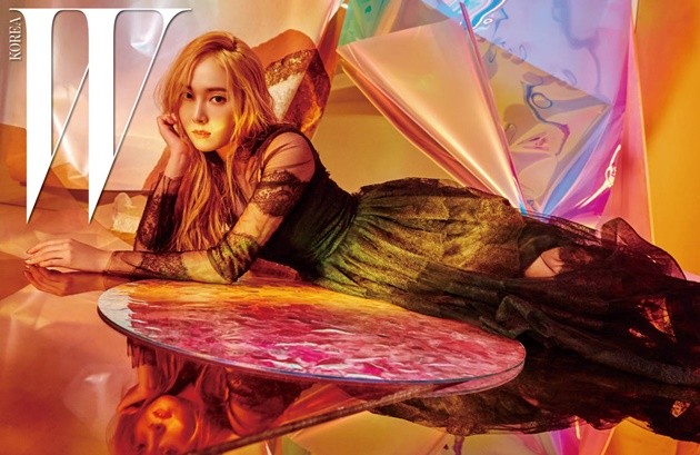 Gambar Foto Jessica di Majalah W Edisi Januari 2017