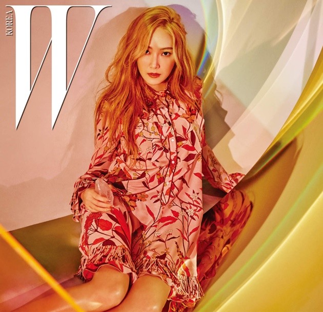 Gambar Foto Jessica di Majalah W Edisi Januari 2017