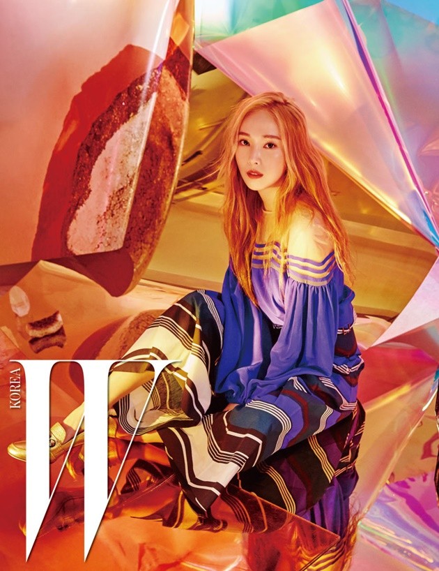 Gambar Foto Jessica di Majalah W Edisi Januari 2017