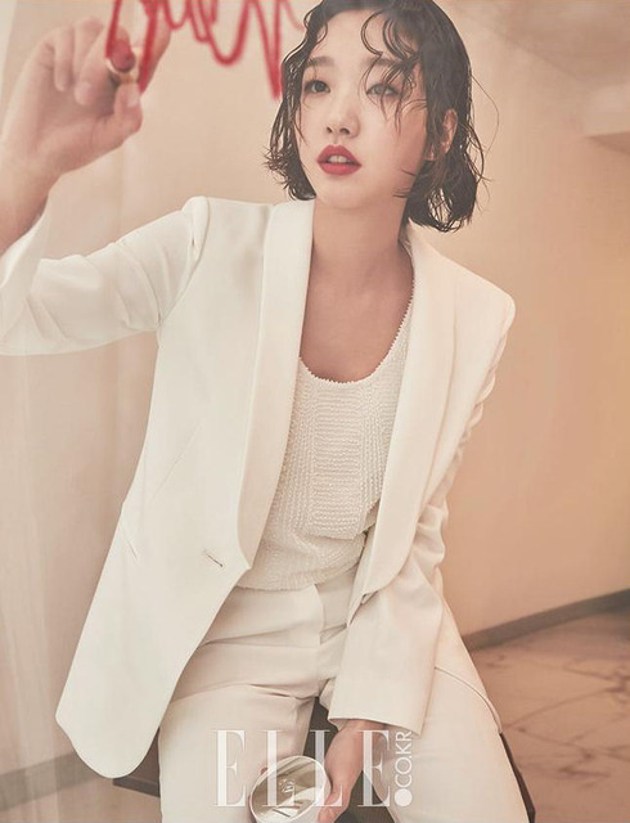Gambar Foto Kim Go Eun di Majalah Elle Edisi Maret 2017