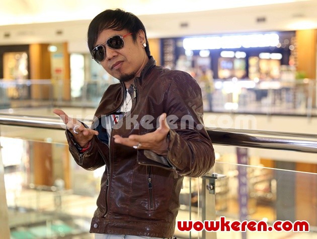 Gambar Foto Ian Kasela di Konferensi Pers Film 'Musik untuk Cinta'