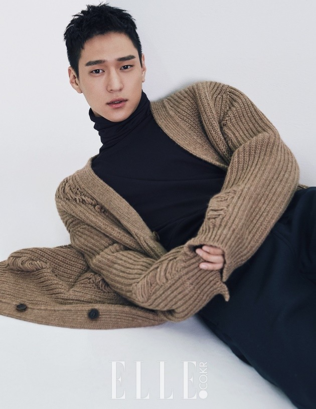 Gambar Foto Go Kyung Pyo di Majalah Elle Edisi Oktober 2016