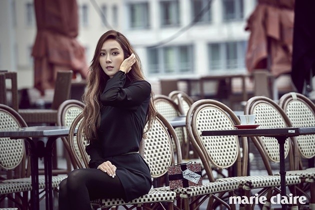 Gambar Foto Jessica di Majalah Marie Claire Edisi Desember 2016