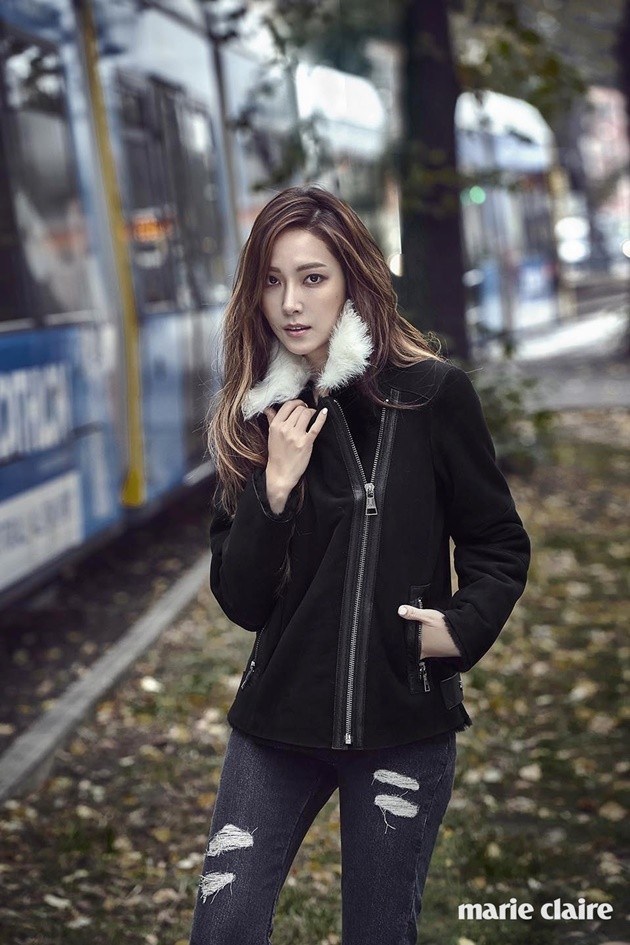 Gambar Foto Jessica di Majalah Marie Claire Edisi Desember 2016