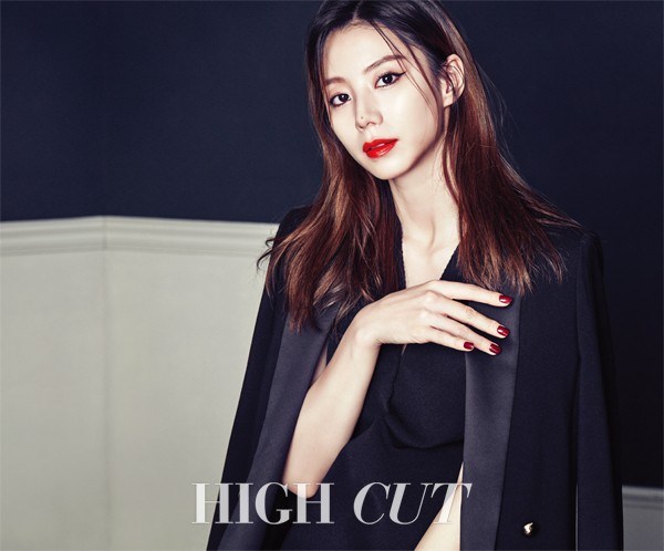 Gambar Foto Park Soo Jin di Majalah High Cut Vol. 184